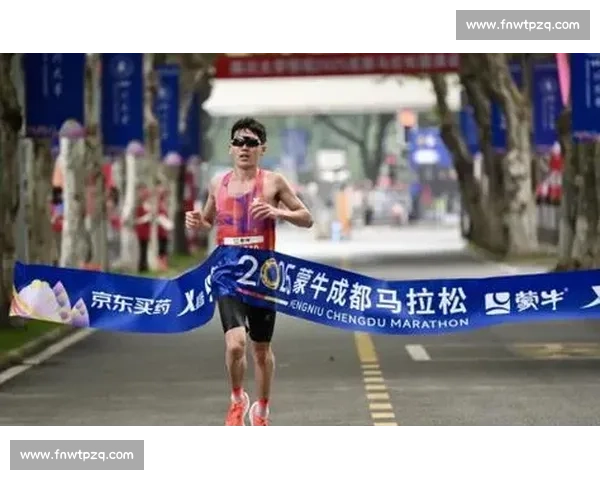 管油胜 21628 卫冕成马！冲线趴地藏着 12 年坚守